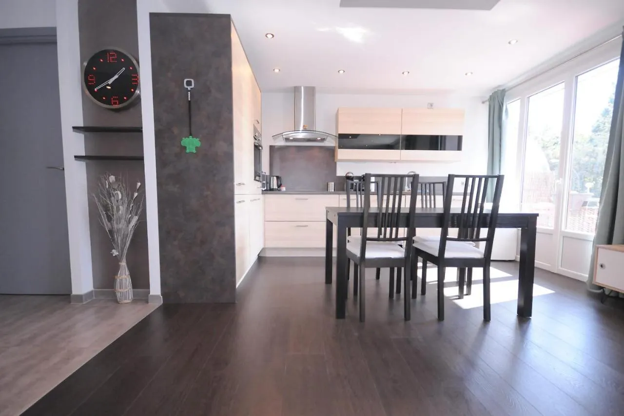 Le Grand Large - Apartment Parking & Balcony By The Lake Modern Bright Annecy France